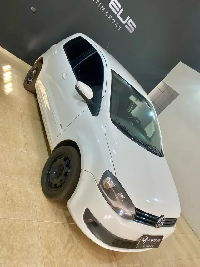 Carro Volkswagen Fox 2011 1.0 8V (Flex) 4p