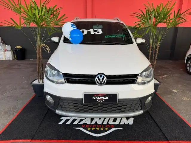 Carro Volkswagen CrossFox 2013 1.6 VHT (Flex)