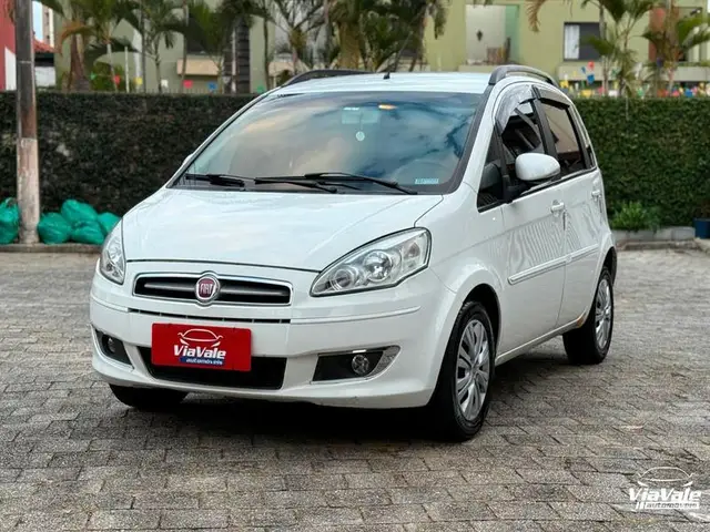 Carro Fiat Idea 2014 Attractive 1.4 8V (Flex)
