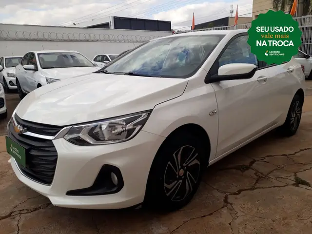 Carro Chevrolet Onix Plus 2024 LT 1.0