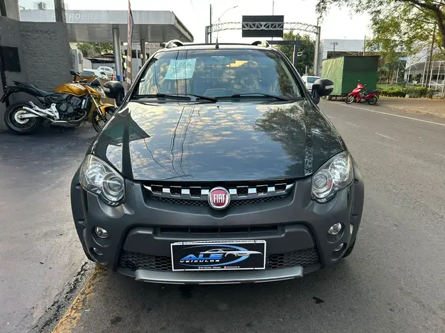 Carro Fiat Strada 2013 Adventure 1.8 16V Dualogic (Flex) (Cabine Dupla)