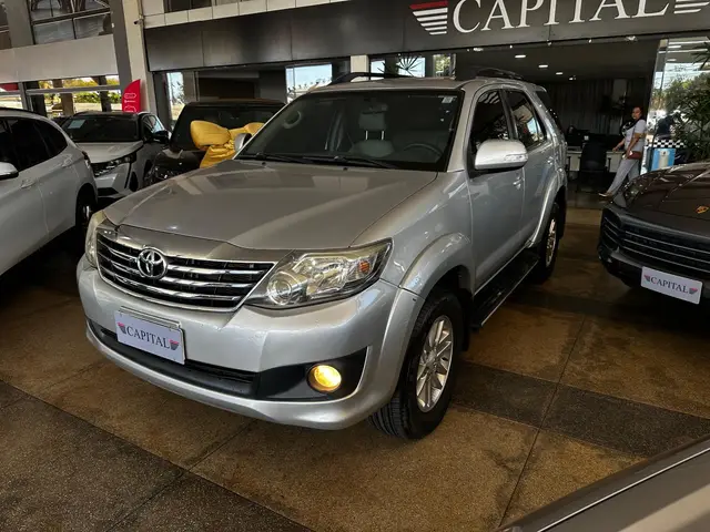 Carro Toyota Hilux SW4 2013 SR 2.7 4X2 (Aut)