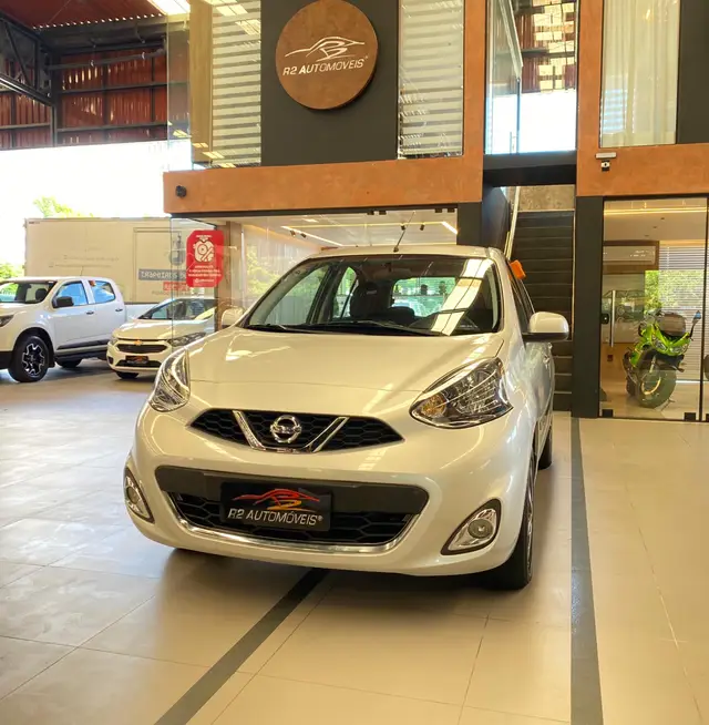 Carro Nissan March 2017 1.6 16V SL CVT (Flex)