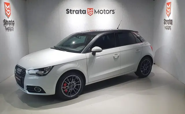 Carro Audi A1 2013 1.4 TFSI Sportback Ambition S Tronic