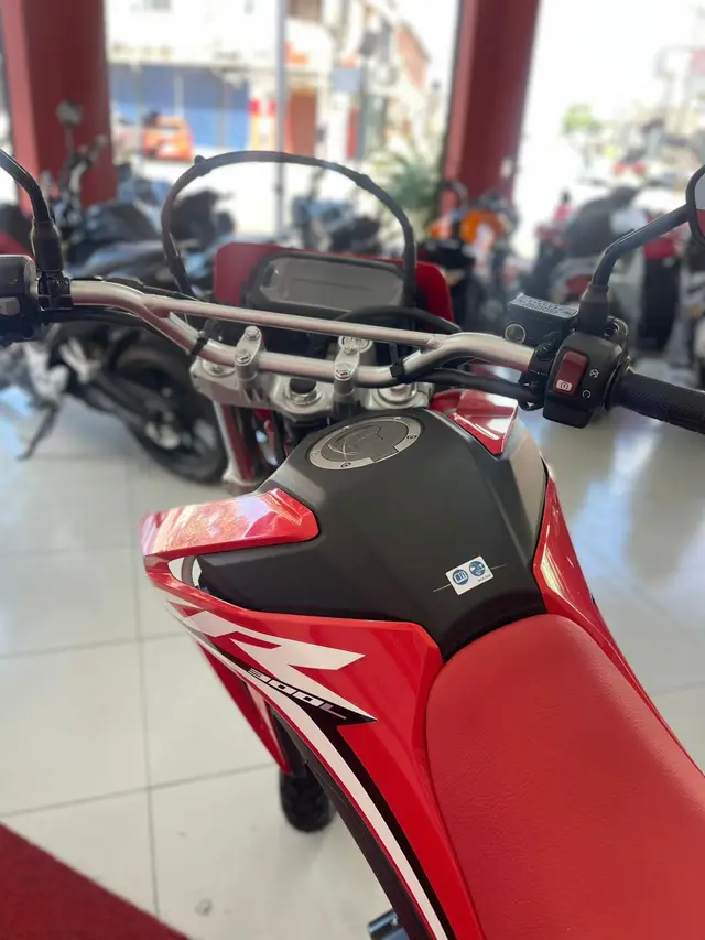 Moto Honda XR 300L 2025 Tornado