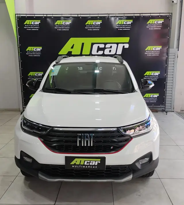 Carro Fiat Strada 2025 Volcano 1.3