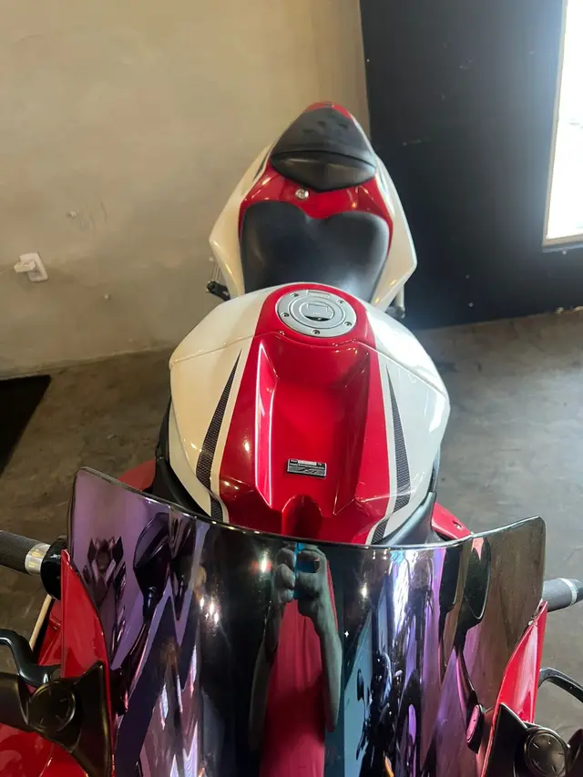Moto Yamaha YZF R1 2012 1000cc