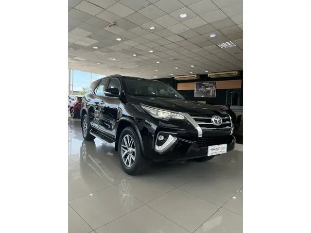 Carro Toyota SW4 2018 2.8 TDI SRX 7L 4x4 (Aut)