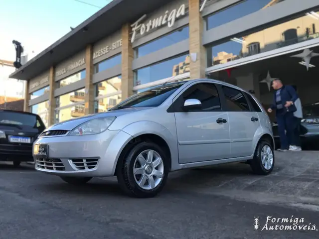 Carro Ford Fiesta Hatch 2003 Supercharger 1.0 8V