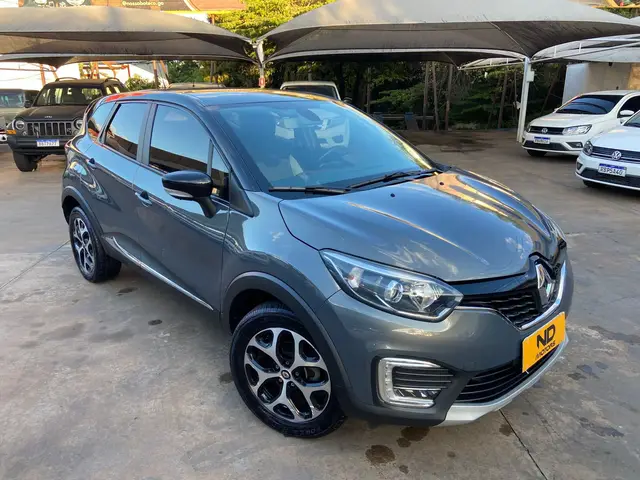 Carro Renault Captur 2018 Intense 1.6 16v SCe CVT (Flex)