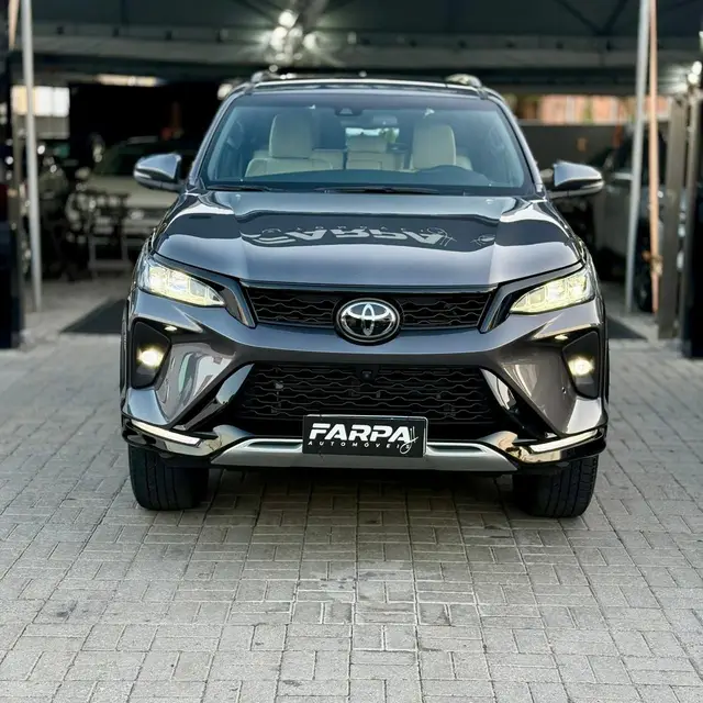 Carro Toyota Hilux SW4 2024 SRX Plat. 4x4 2.8 TB Diesel Automatico.