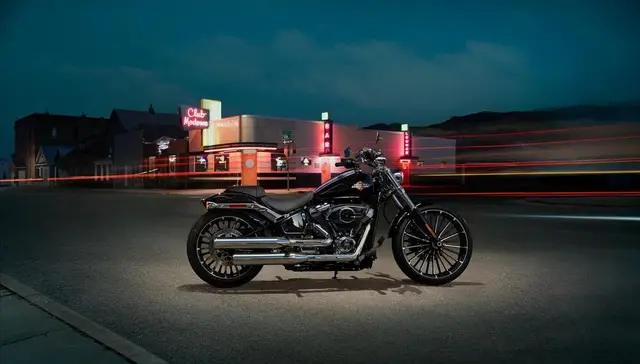 Moto Harley-Davidson Softail 2025 Breakout