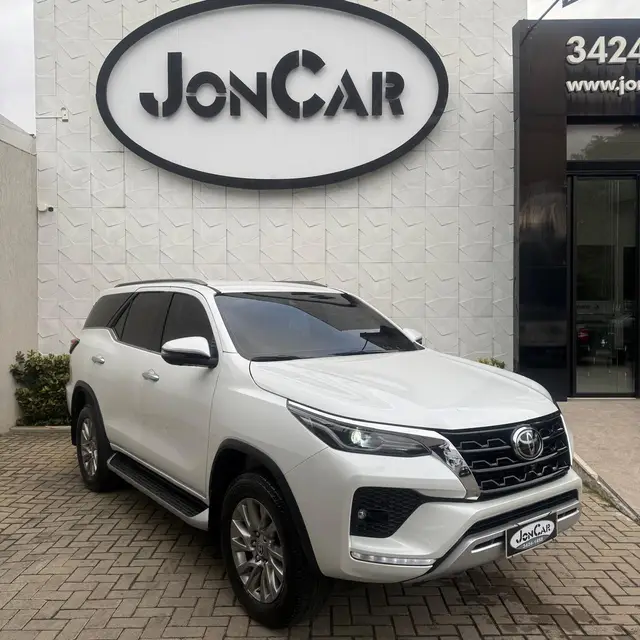 Carro Toyota SW4 2024 SRX 2.8 Turbodiesel 4x4 (Aut.) (7 Lugares)