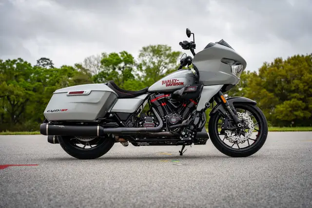 Moto Harley-Davidson CVO 2025 Road Glide ST
