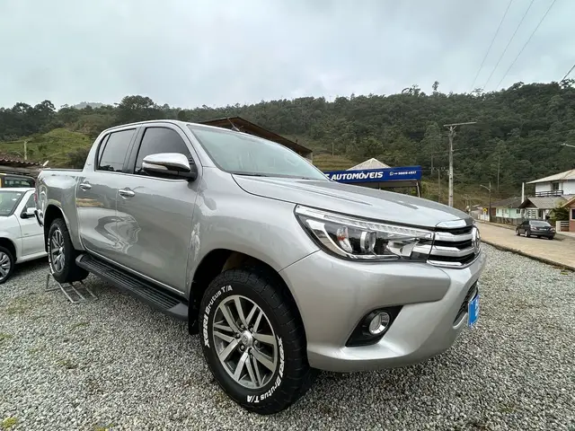 Carro Toyota Hilux Cabine Dupla 2016 Hilux 2.8 TDI SRX CD 4x4 (Aut)