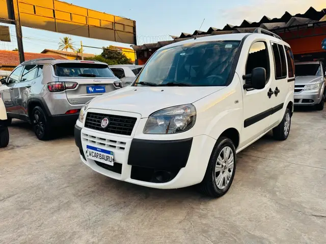 Carro Fiat Doblò 2021 Essence 1.8 16V (Flex)