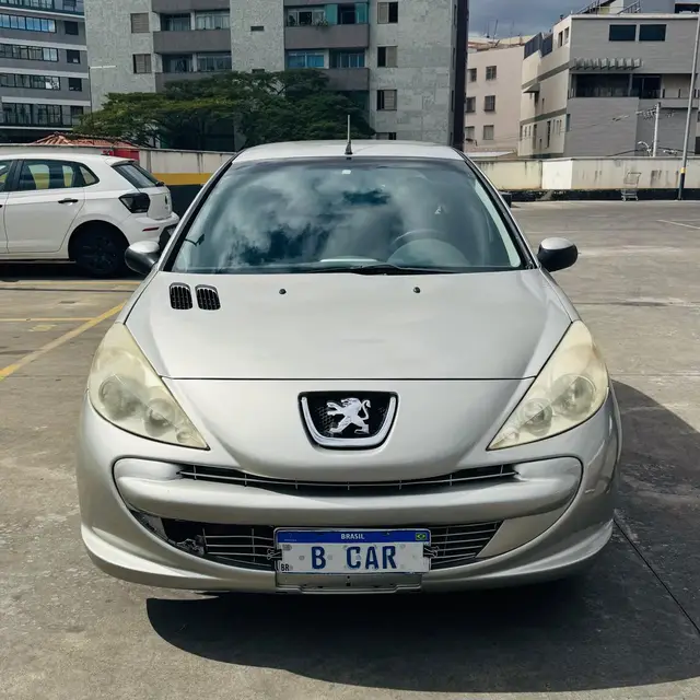 Carro Peugeot 207 2012 Hatch XR 1.4 8V (flex) 4p