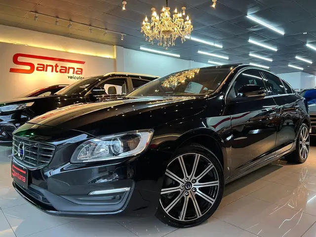 Carro Volvo S60 2018 2.0 T4 Drive-E Momentum