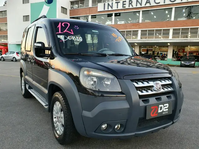 Carro Fiat Doblò 2012 Adventure 1.8 16V (Flex)