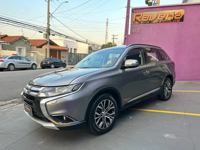 Carro Mitsubishi Outlander 2016 2.2 DI-D 4WD (Aut)
