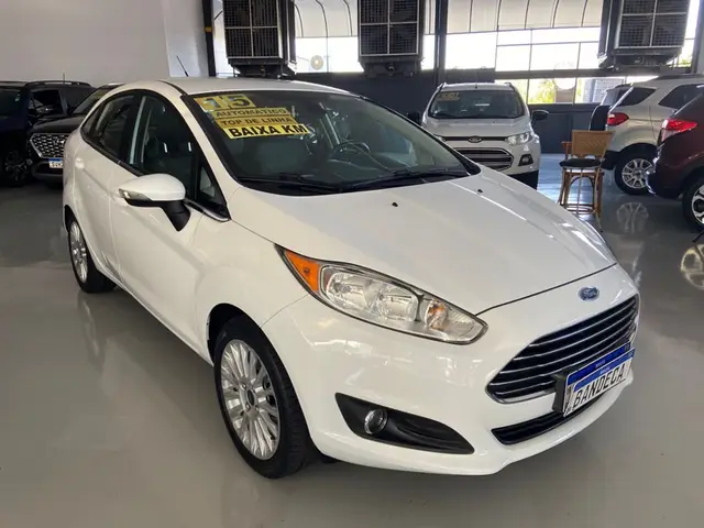Carro Ford New Fiesta Sedan 2015 1.6 Titanium PowerShift (Flex)
