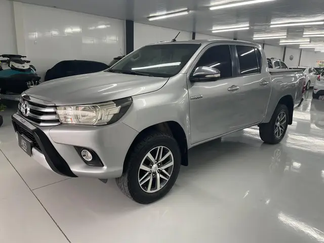 Carro Toyota Hilux Cabine Dupla 2017 Hilux 2.8 TDI SR CD 4x4 (Aut)