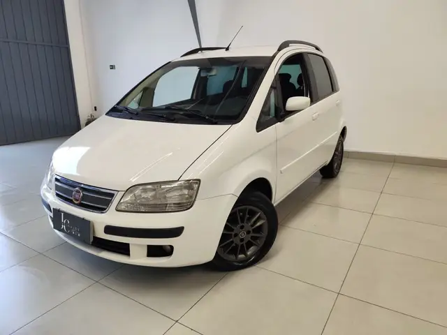 Carro Fiat Idea 2009 ELX 1.4 (Flex)