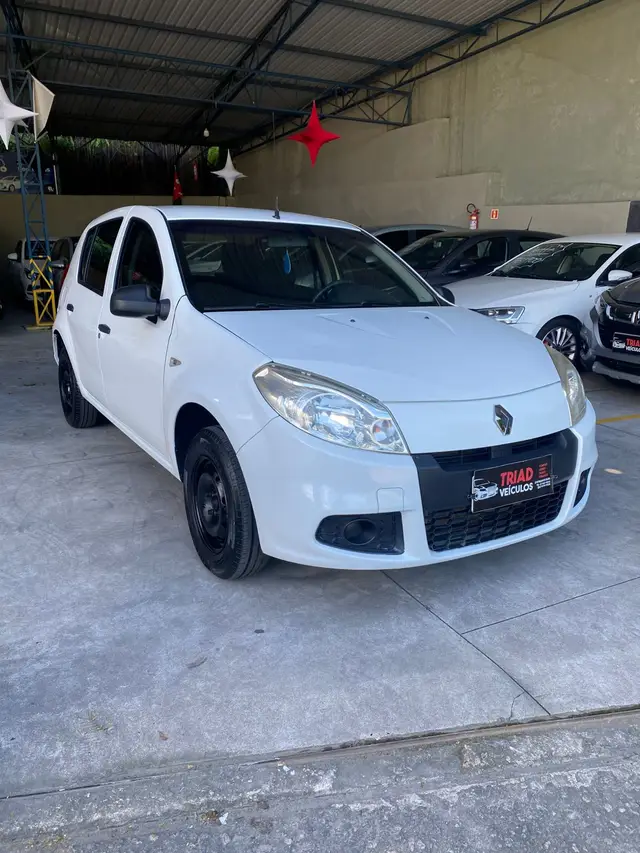 Carro Renault Sandero 2013 Authentique 1.0 16V (flex)