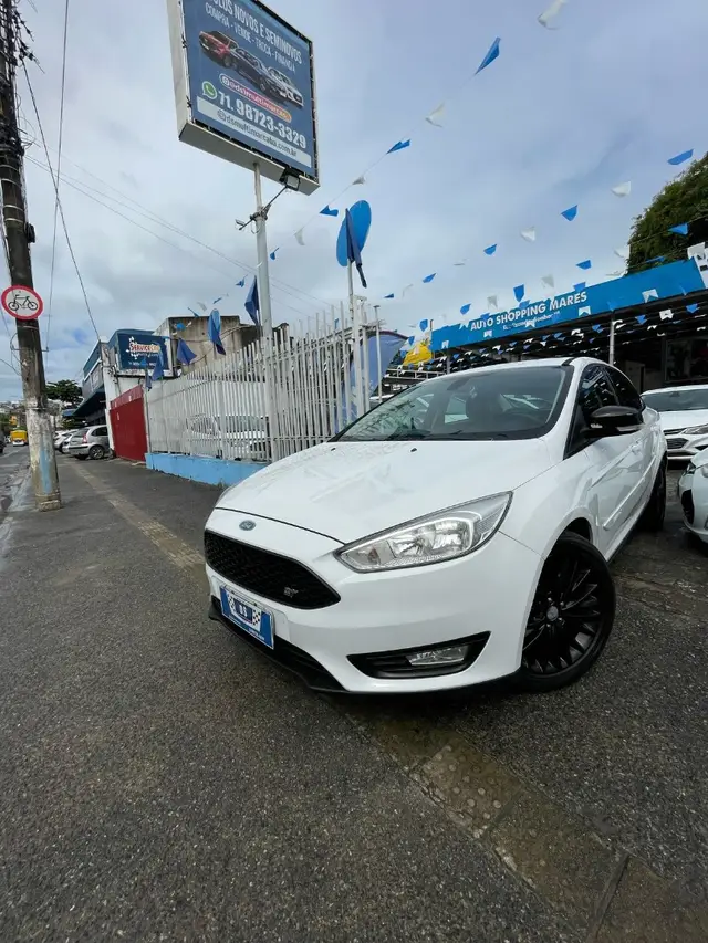 Carro Ford Focus Hatch 2016 SE Plus 2.0 PowerShift