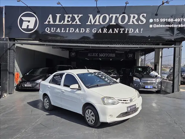 Carro Toyota Etios Sedan 2017 X 1.5 (Flex)