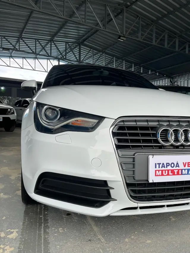 Carro Audi A1 2014 1.4 TFSI Sportback Kult S Tronic