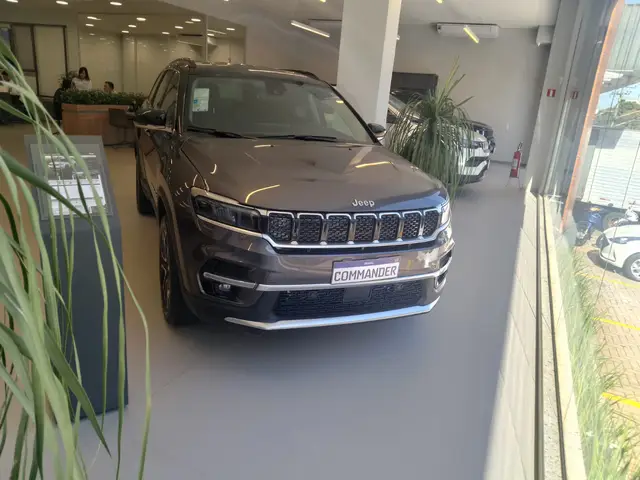 Carro Jeep Commander 2025 Longitude 1.3 T270