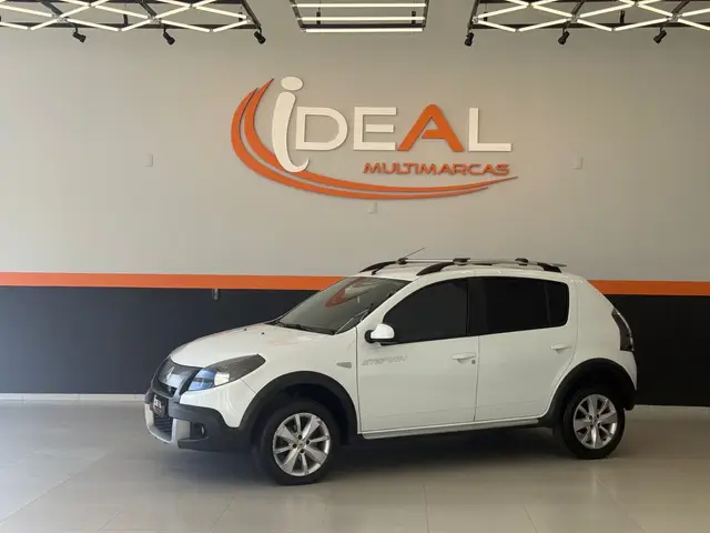 Carro Renault Sandero Stepway 2014 1.6 16V Hi-Flex (aut)