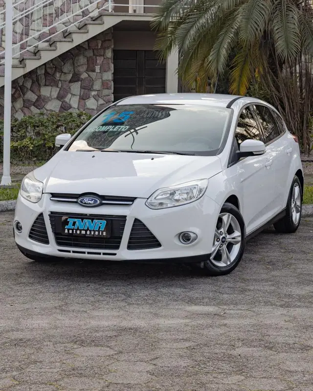 Carro Ford Focus Hatch 2015 SE 1.6 16V TiVCT
