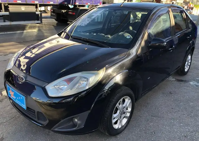 Carro Ford Fiesta Sedan 2014 SE 1.6 Rocam (Flex)