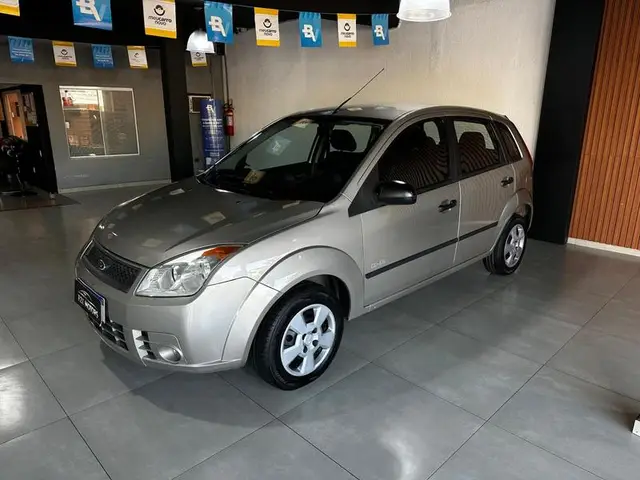 Carro Ford Fiesta Hatch 2010 1.0 (Flex)