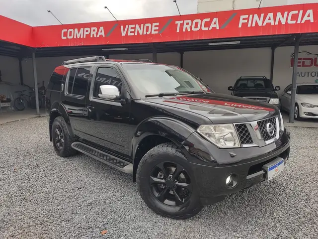 Carro Nissan Pathfinder 2009 LE 4x4 2.5