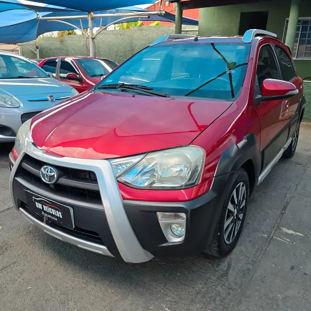 Carro Toyota Etios 2015 Cross 1.5 (Flex)