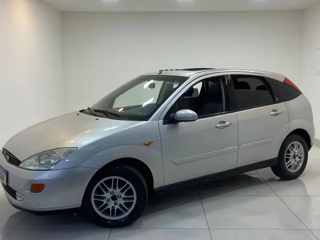 Carro Ford Focus Hatch 2003 Ghia 2.0 16V