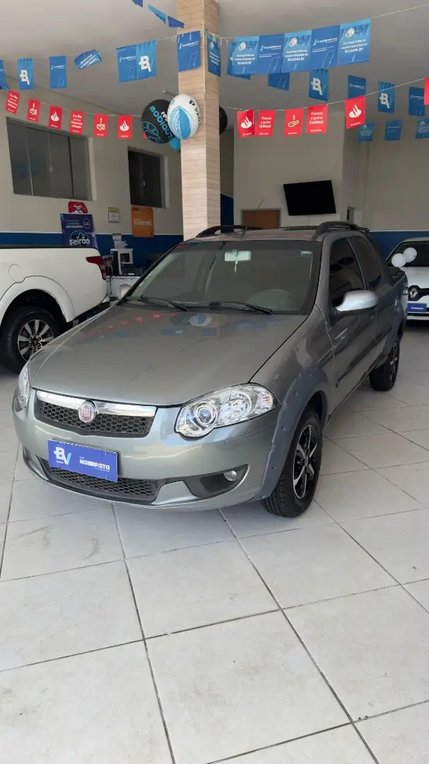 Carro Fiat Strada 2013 Trekking 1.6 16V (Flex) (Cabine Dupla)