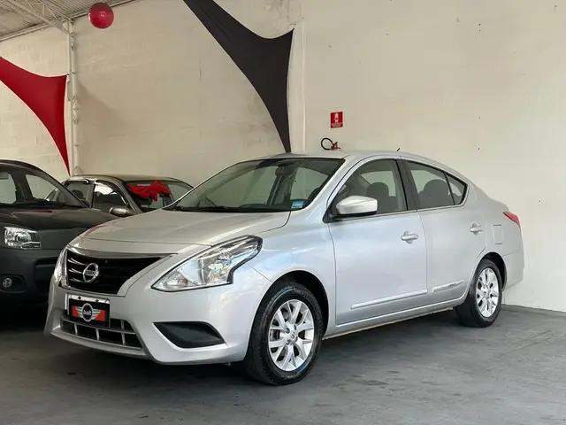 Carro Nissan Versa 2016 1.6 16V SV (Flex)