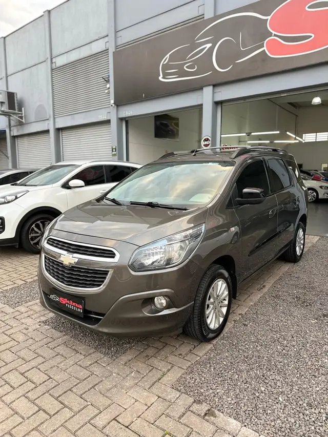 Carro Chevrolet Spin 2014 Advantage 5S 1.8 (Flex) (Aut)