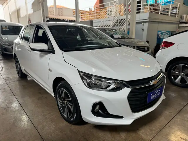 Carro Chevrolet Onix 2024 LT 1.0