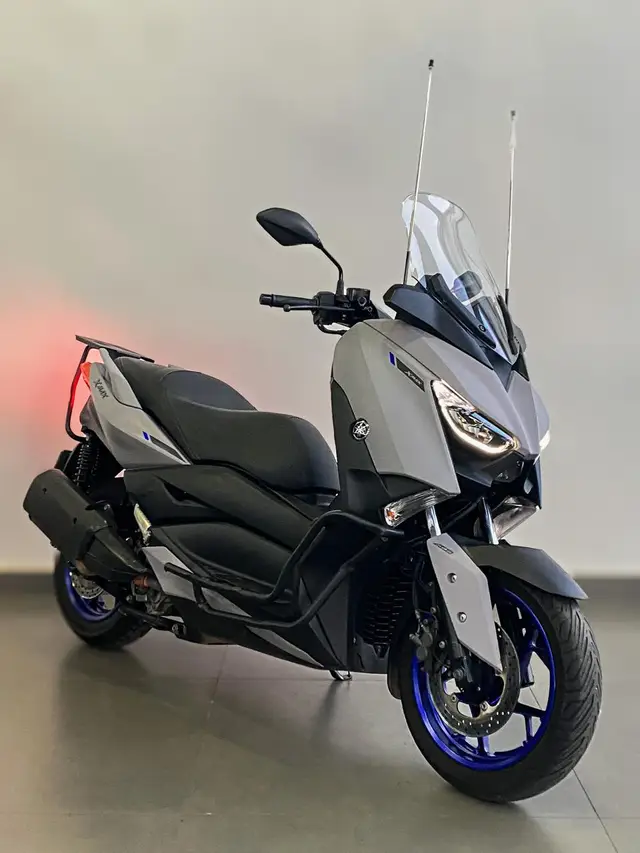 Moto Yamaha XMax 2022 250 (ABS)