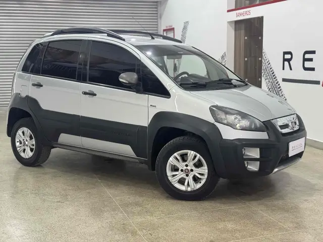 Carro Fiat Idea 2011 Adventure 1.8 16V E.TorQ (Flex)