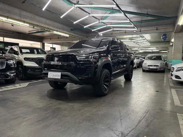 Carro Toyota Hilux Cabine Dupla 2023 GR-S 4x4 2.8 Diesel