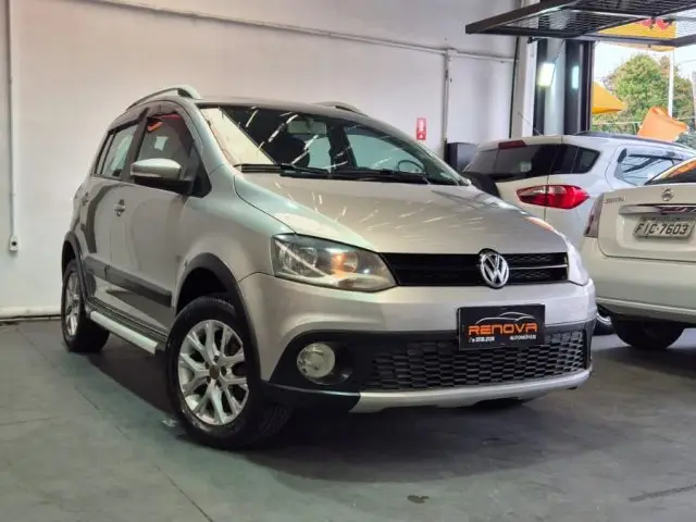 Carro Volkswagen CrossFox 2013 1.6 VHT (Flex)