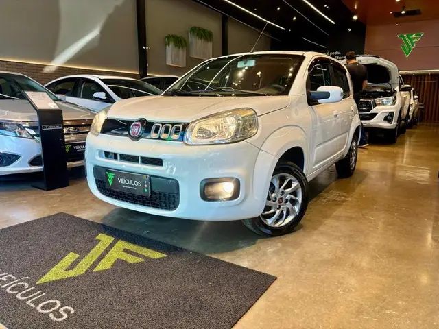 Carro Fiat Uno 2016 Evolution 1.4 8V (Flex) 4p