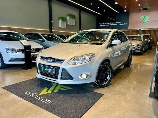 Carro Ford Focus Hatch 2015 Titanium 2.0 16V PowerShift