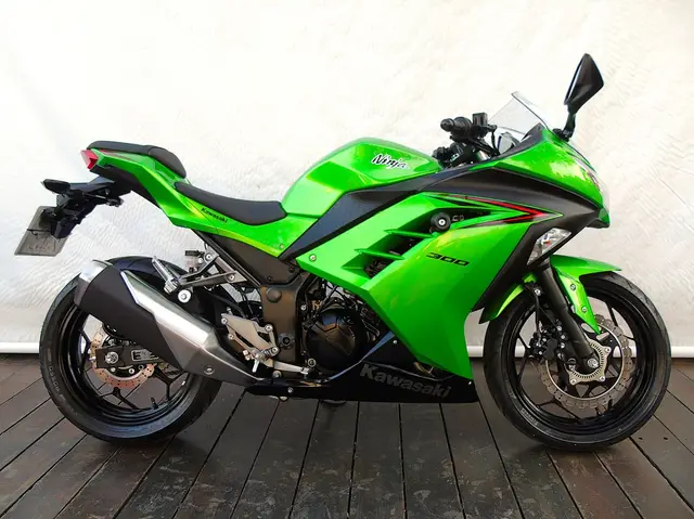 Moto Kawasaki Ninja 2024 300